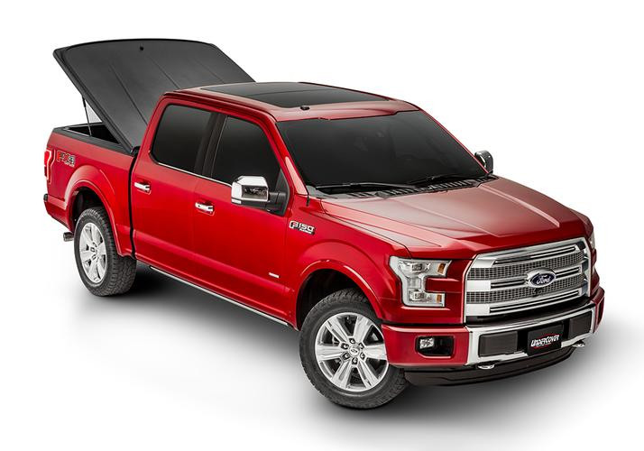 Upgrade your truck with UnderCover SE Series Tonneau Cover | Fits 2019-2024 Chevrolet Silverado 1500 Models | Lockable, Scratch Resistant, Aerodynamic Design